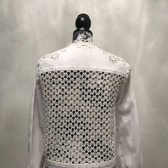 Ellie Tahari White Jean Jacket with appliqués - Picture 5 of 7